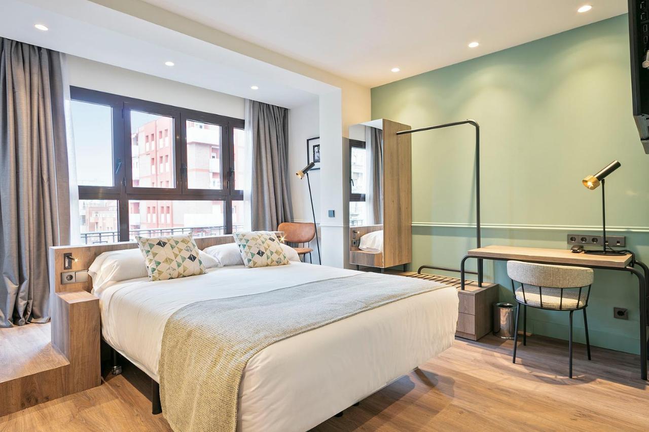 Hotel Via Augusta Barcelona Bagian luar foto