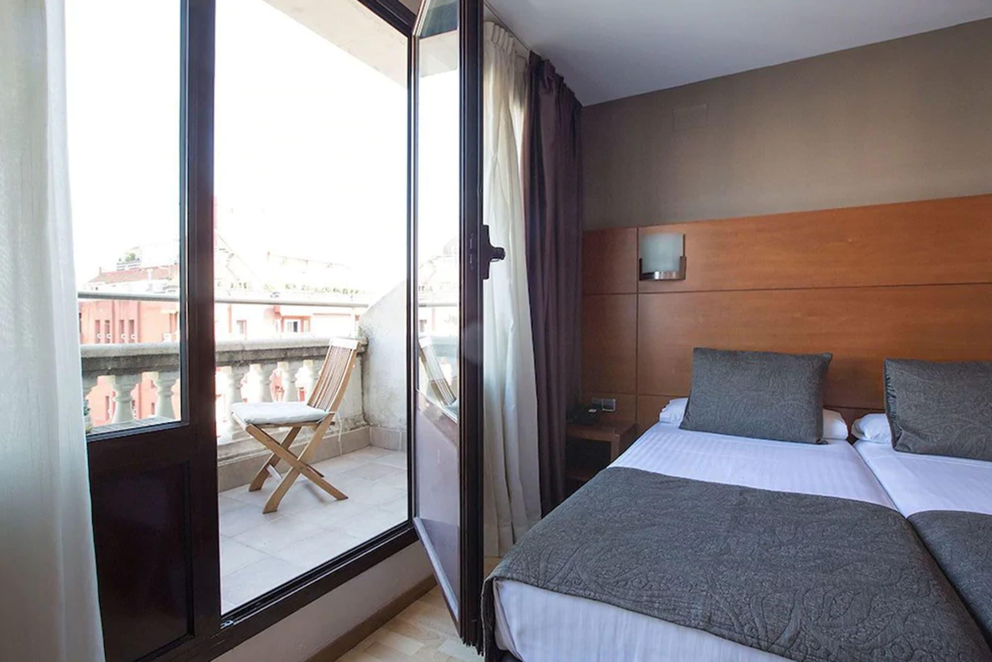 Hotel Via Augusta Barcelona Bagian luar foto