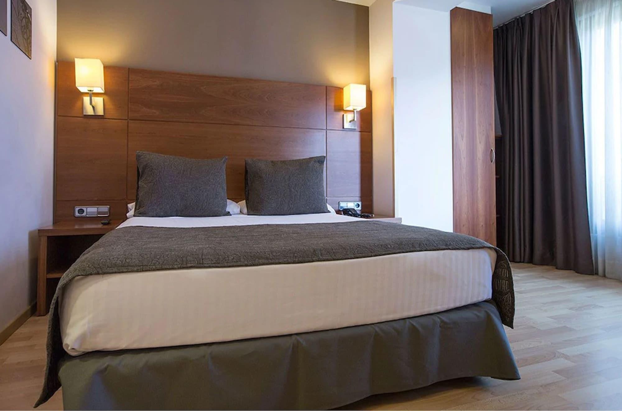 Hotel Via Augusta Barcelona Bagian luar foto