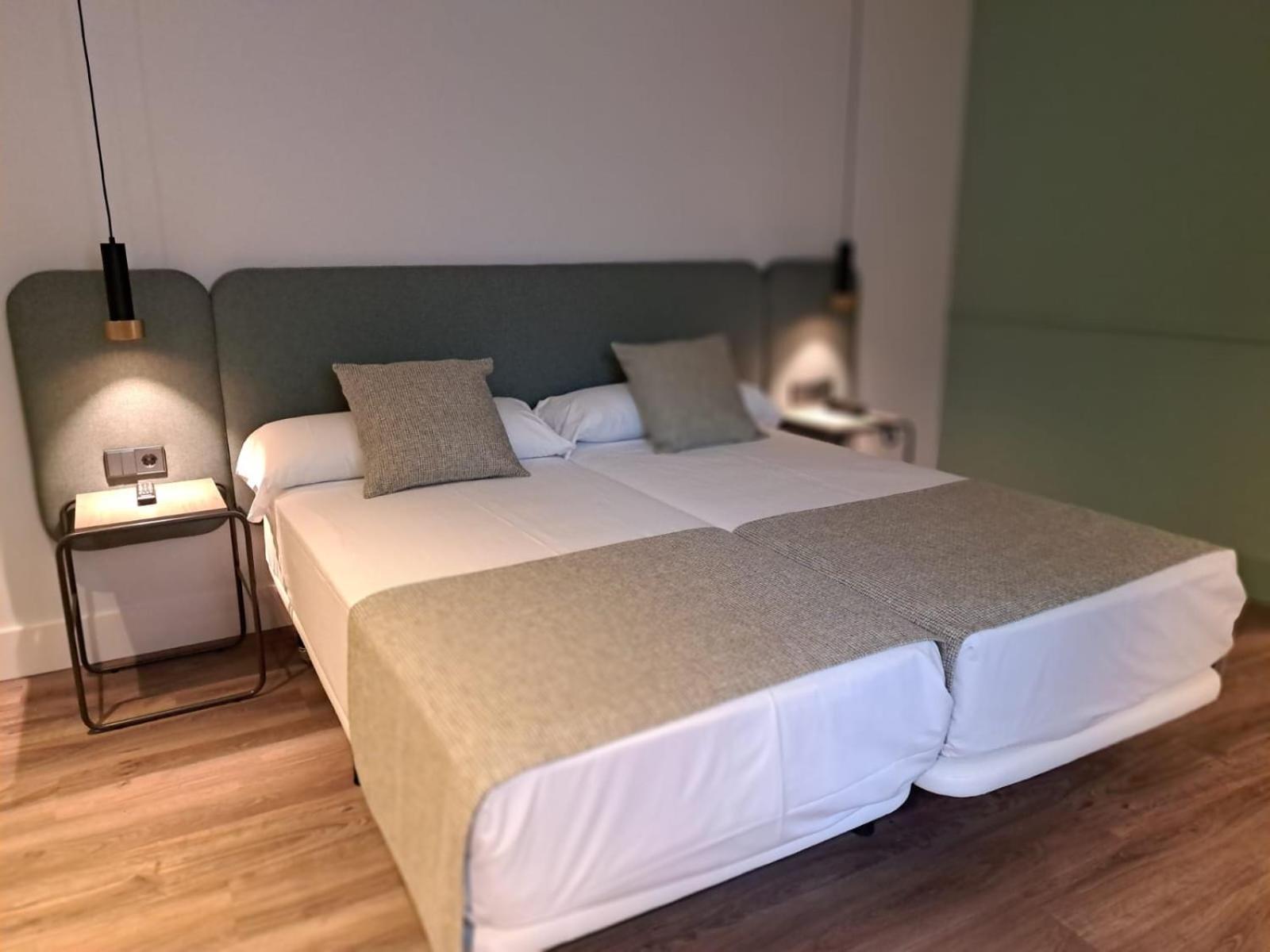 Hotel Via Augusta Barcelona Bagian luar foto