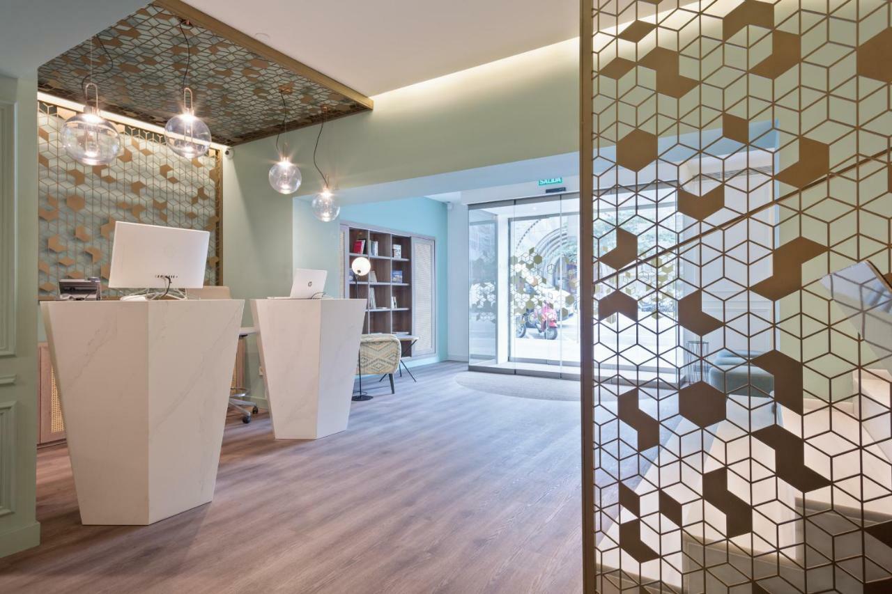 Hotel Via Augusta Barcelona Bagian luar foto